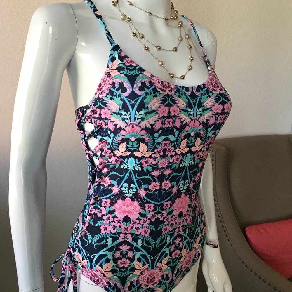NEW WITH TAG JESSICA SIMPSON Floral One-Piece Swimsuit